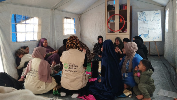 تواصل جمعية عطاء فلسطين تنفيذ برامج دعم نفسي متكاملة للأمهات والأطفال لتعزيز التماسك الأسري والصحة النفسية في مجتمع دار الرجاء